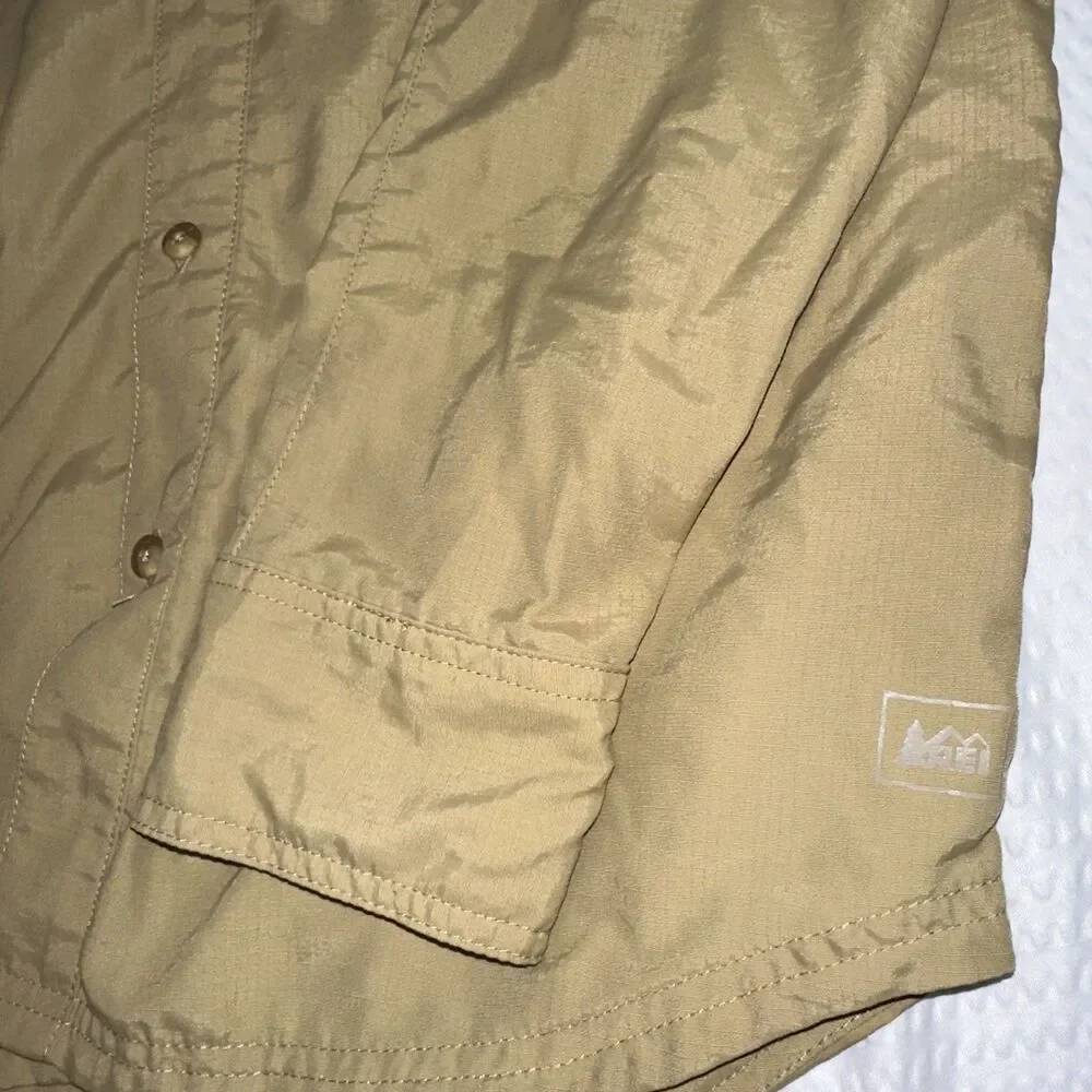 REI Boys Khaki Button Up Long Sleeve Shirt 18 XL Nylon Quick-Dry